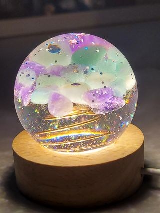 Lampada con pietre naturali