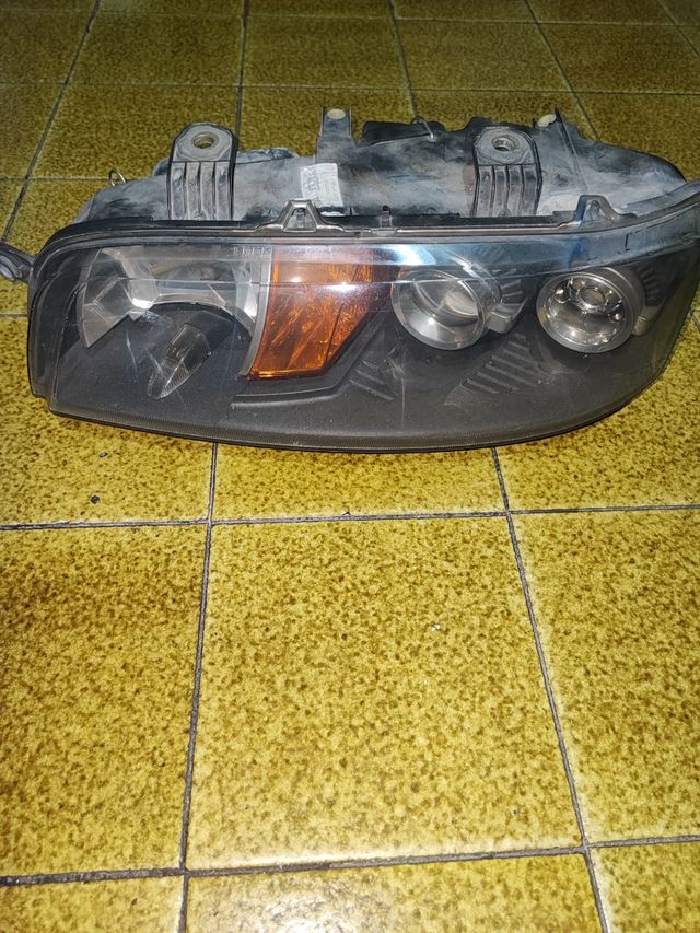 Faro fiat punto 188 sinistro