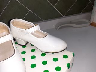 Zapatos flamenca niña blancos