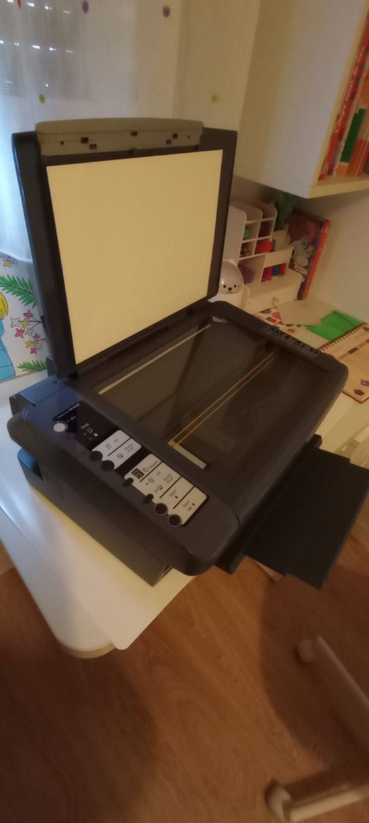 Impresora, escaner EPSON nueva