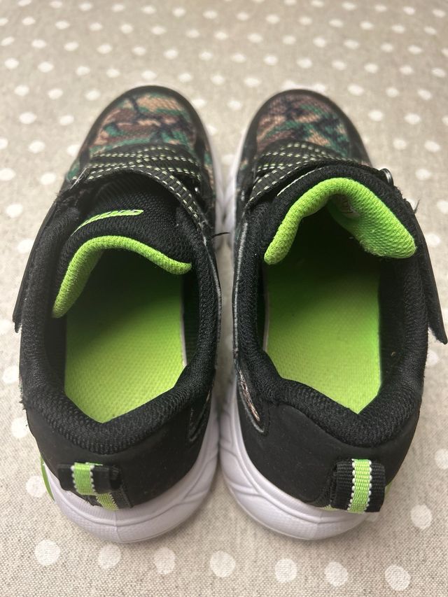 Zapatillas skechers nińo