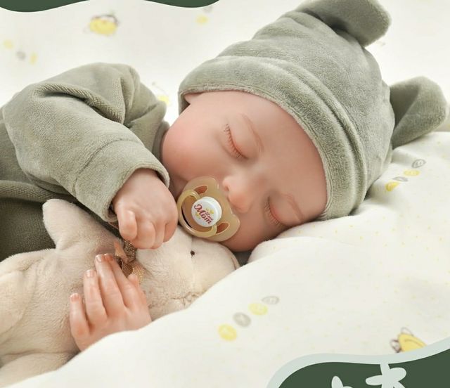 Bambino in silicone rinato