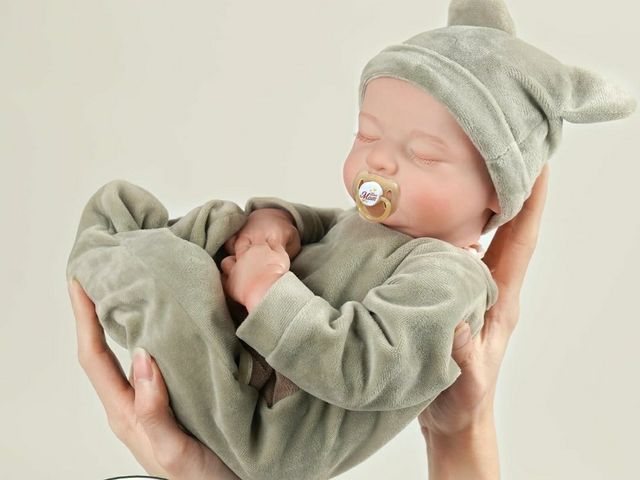 Bambino in silicone rinato