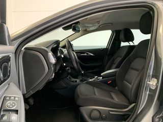 INFINITI Q30 1.5D PREMIUM 5p.