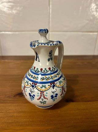 Vinagrera y aceitera ceramica sevillana