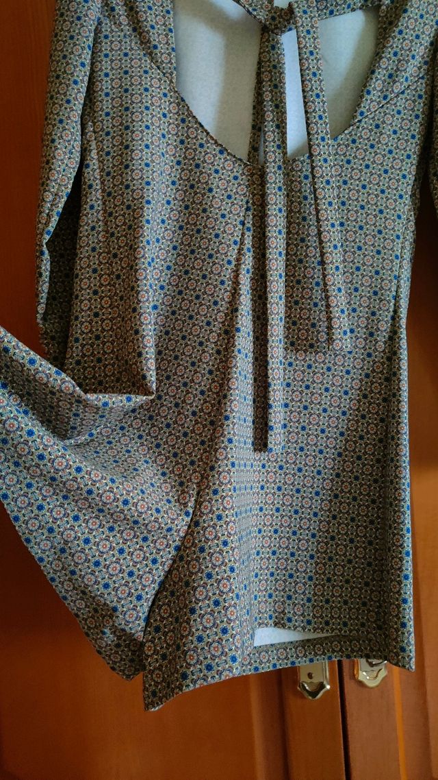 Vestido con pantalón