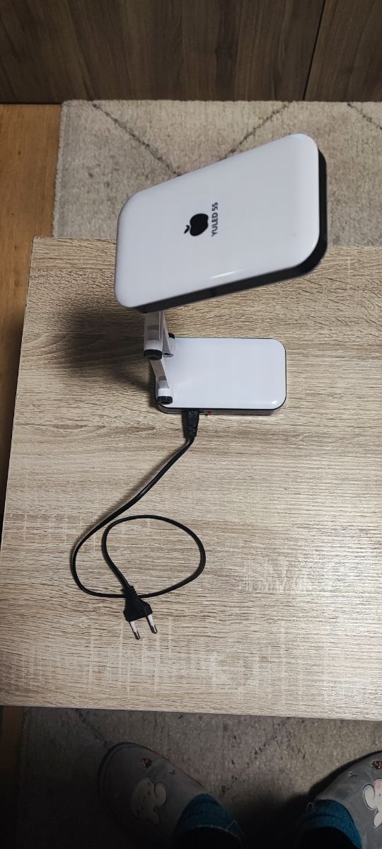 Lámpara portátil plegable