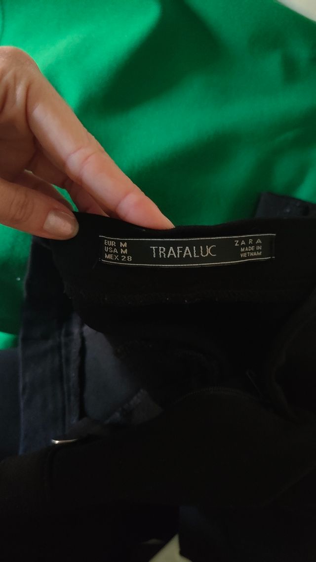 Pantalón estilo malla elástico