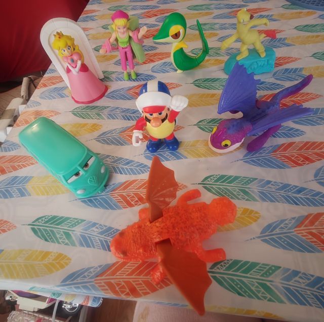 Muñecos happy meal