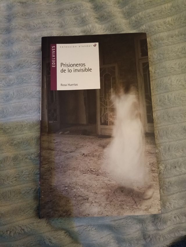 Libro Juvenil prisioneros de lo invisibl