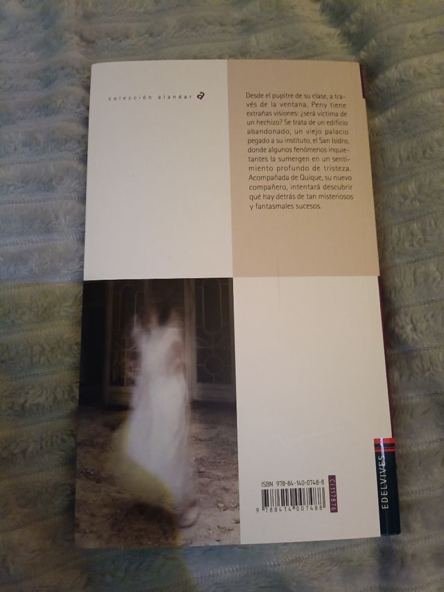 Libro Juvenil prisioneros de lo invisibl