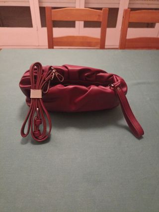 Bolso de mujer color burdeos