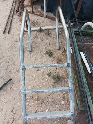 Escaleras piscina