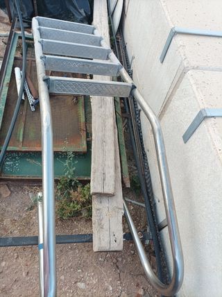  Escaleras piscina 