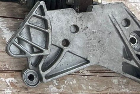 Soporte de motor VW AUDI SEAT SKODA 5Q0 199 262 DD