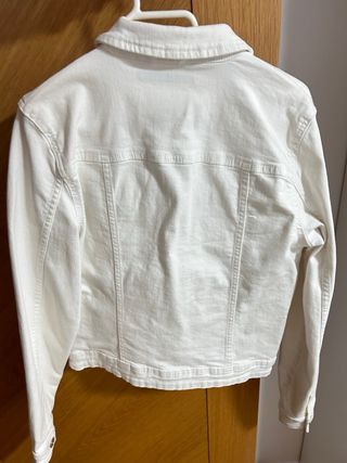 cazadora vaquera blanca