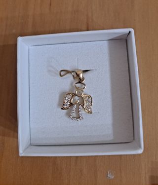 Colgante "Angel" de oro, nuevo.