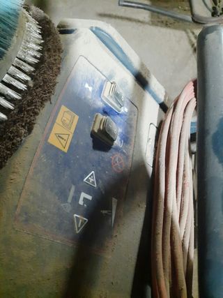 Fregadora eléctrica nilfisk ca 551