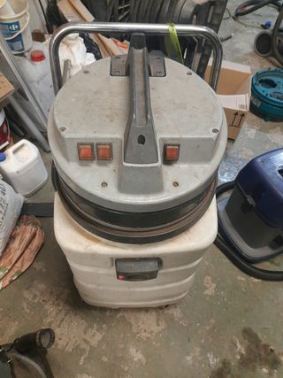 Aspirador karcher maquinaria