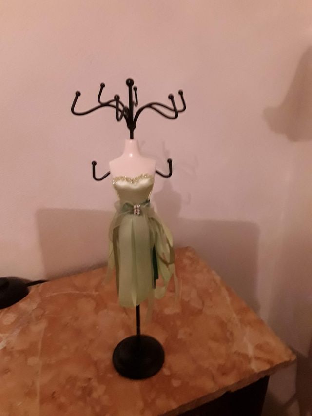 Piccola collezione bamboline espositori