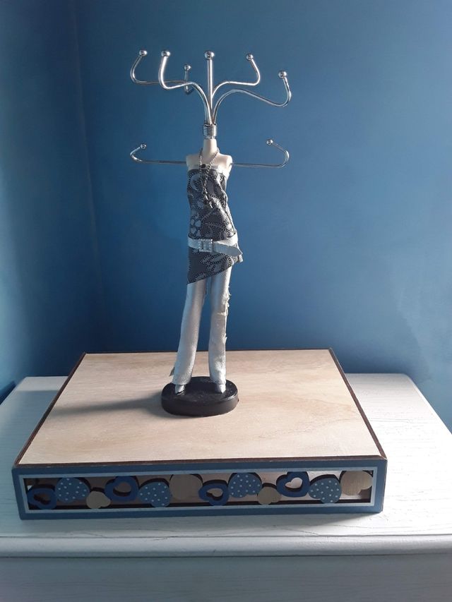 Piccola collezione bamboline espositori