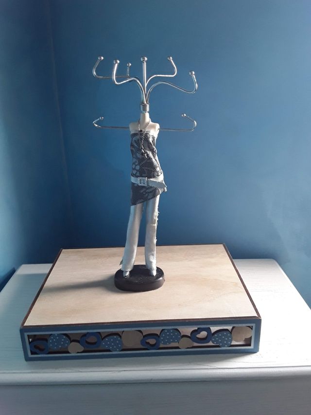 Piccola collezione bamboline espositori