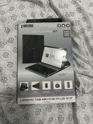 Funda con teclado de tablet