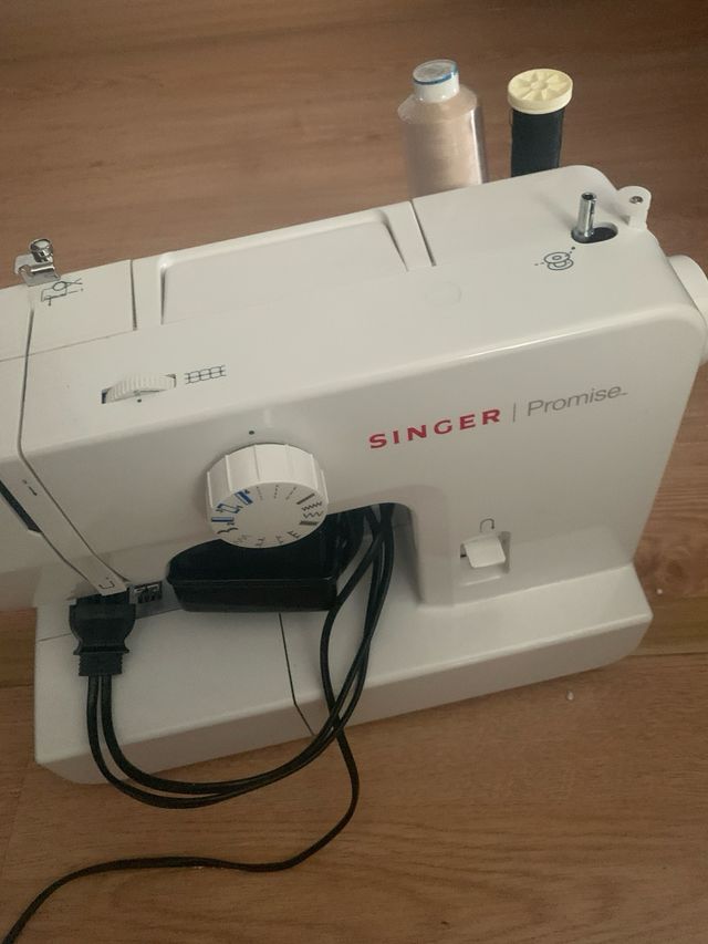 Maquina de coser Singer promise 1408