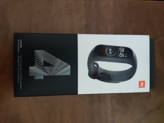 Mi smart band 4 danneggiato con ricambio cinturini