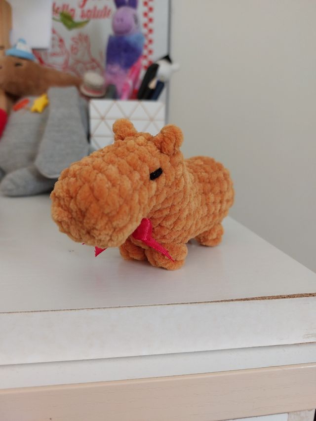 Capibara marrone amigurumi