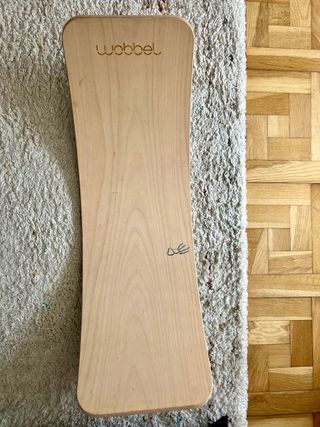 Tabla curva Montessori de madera Wobbel original