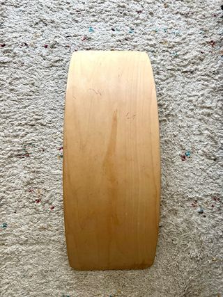 Tabla curva Montessori de madera Wobbel original