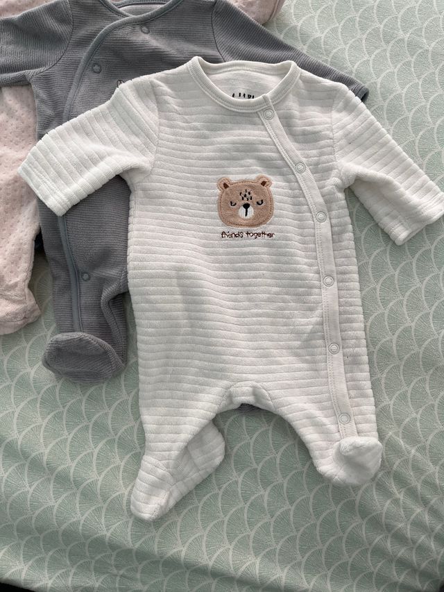 5x Pijamas terciopelo talla 0 meses invierno