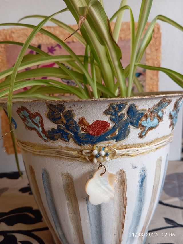 Maceta artesanal pintada malamadre Nacar piedra