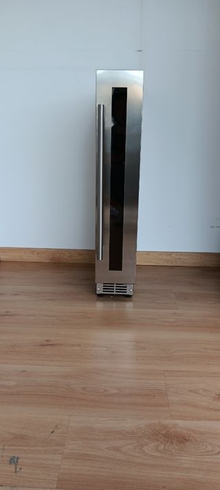 Vinoteca Dunavox DAUF-9.22SS