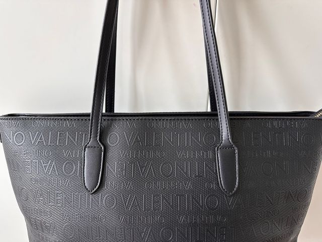 Bolsa preta Valentino