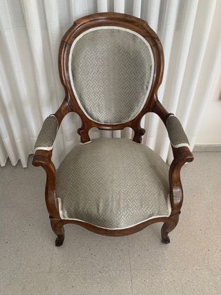 2 Sillas+2 sillones isabelinas 65€ cada pieza