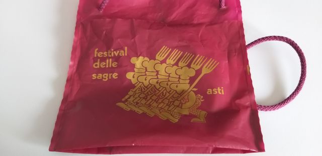 "Tasca" con bicchiere