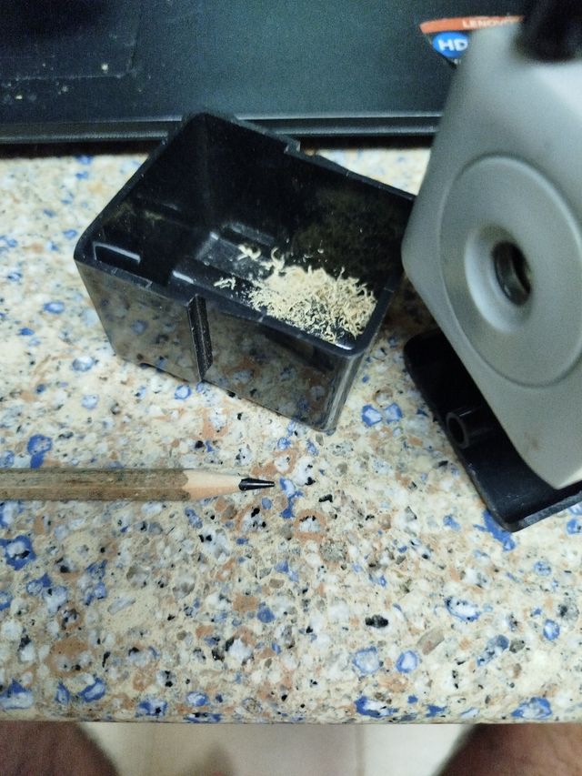 Sacapuntas de manivela