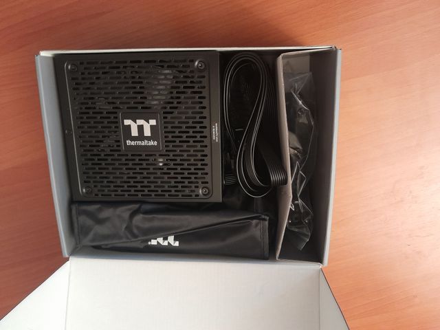 Thermaltake fuente alimentacion 650W