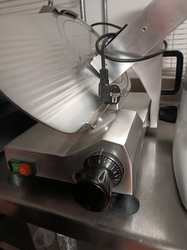 Cortadora de fiambre nueva