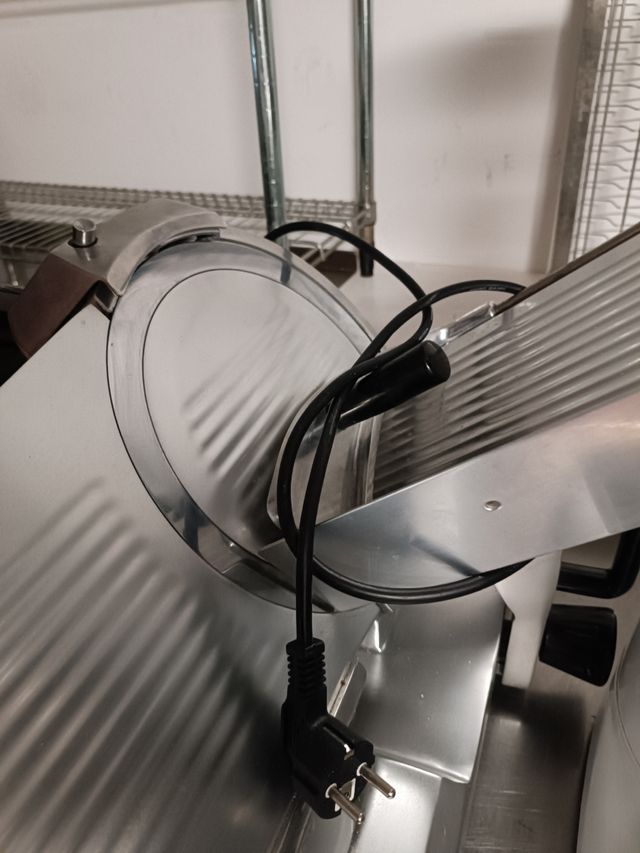 Cortadora de fiambre nueva