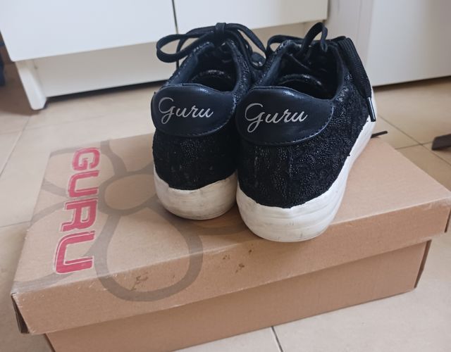 Sneakers in pizzo nere Guru