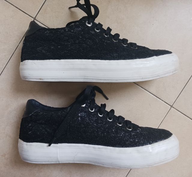 Sneakers in pizzo nere Guru