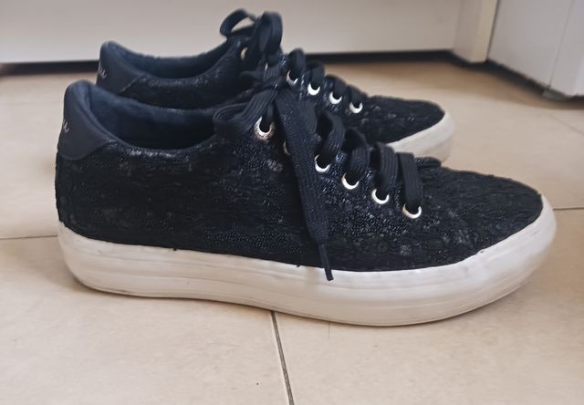 Sneakers in pizzo nere Guru