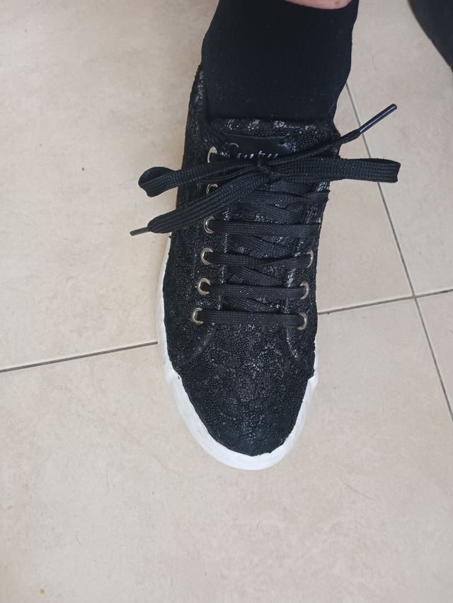 Sneakers in pizzo nere Guru