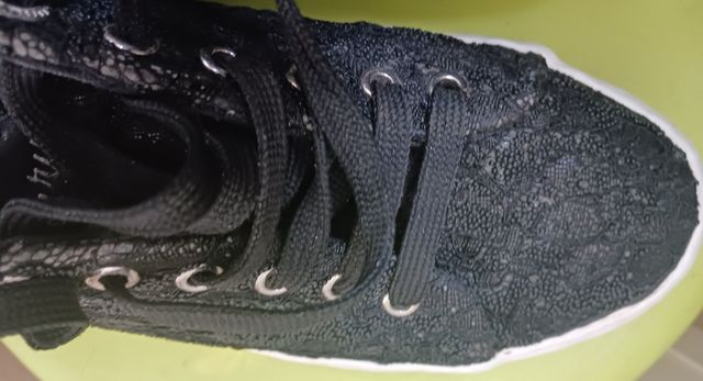 Sneakers in pizzo nere Guru