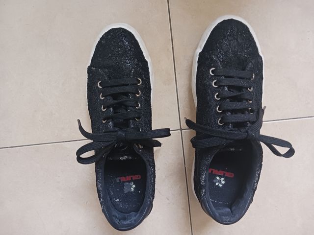 Sneakers in pizzo nere Guru