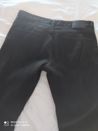 Pantalón vaquero cinco bolsillos negro