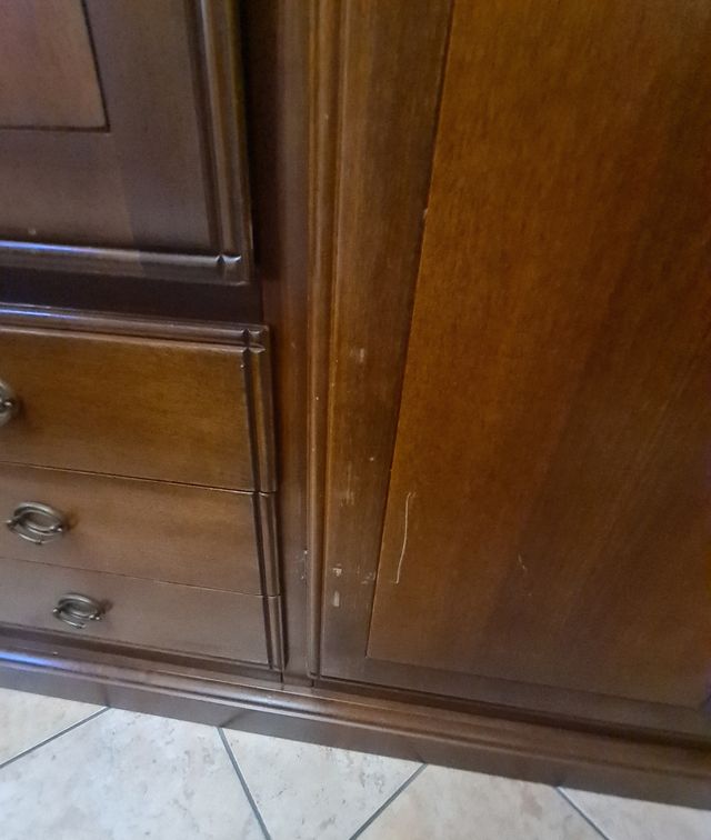 camera matrimoniale in noce, libreria,nascondiglio